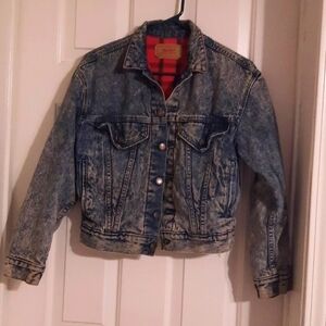 Vintage Denim Kids large Levi's Jacket with Buffalo plaid print inside acid wash